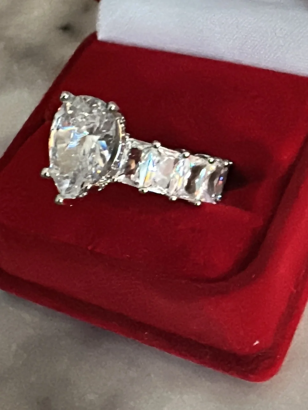 Elegant Pear-Cut Clear Crystal Eternity Ring - Silver Tone